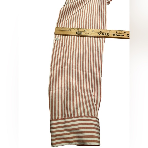 🌺Express Lg Classic Safari Style Pinstriped Blouse - Picture 7 of 17